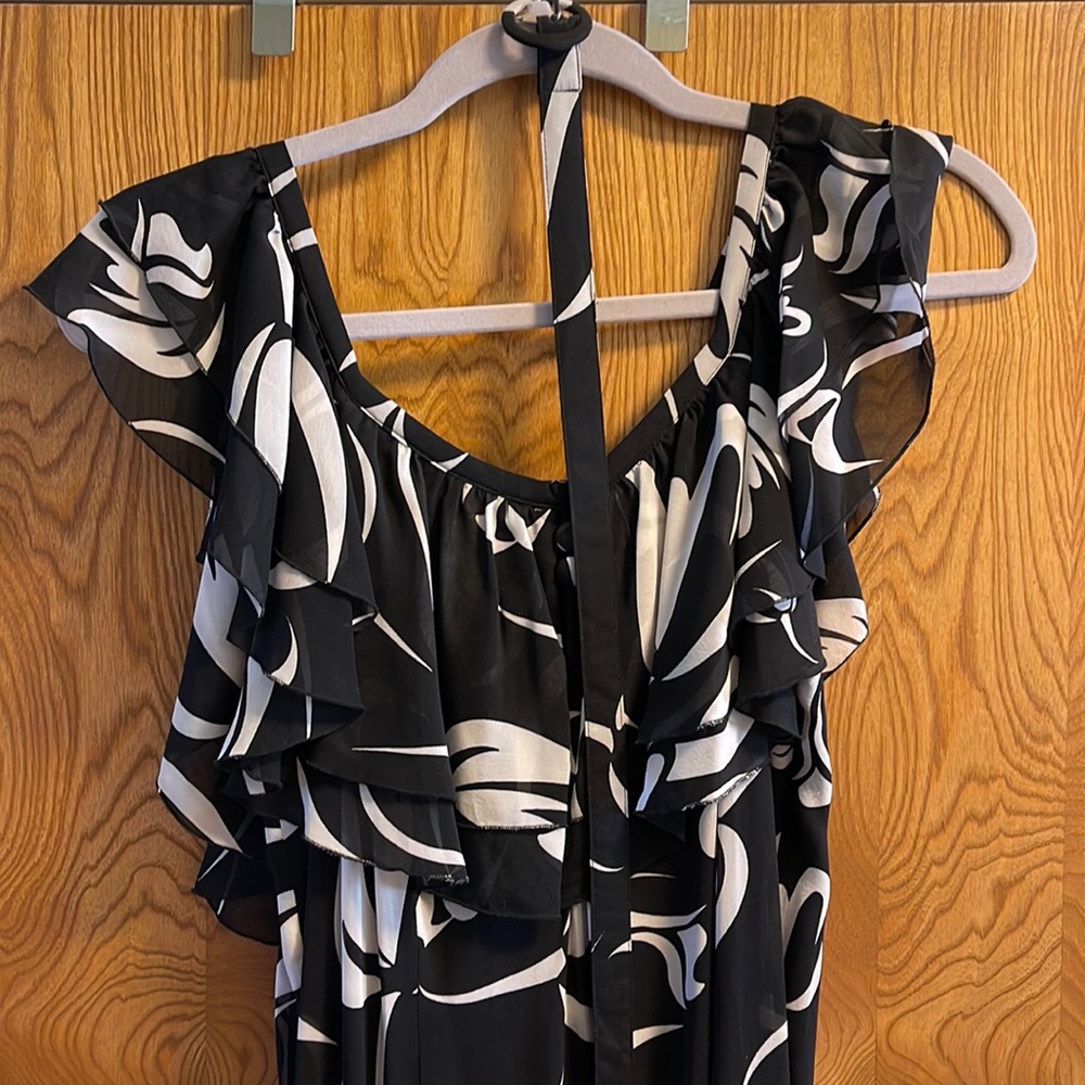 Bebe full length floral dress, Sz M